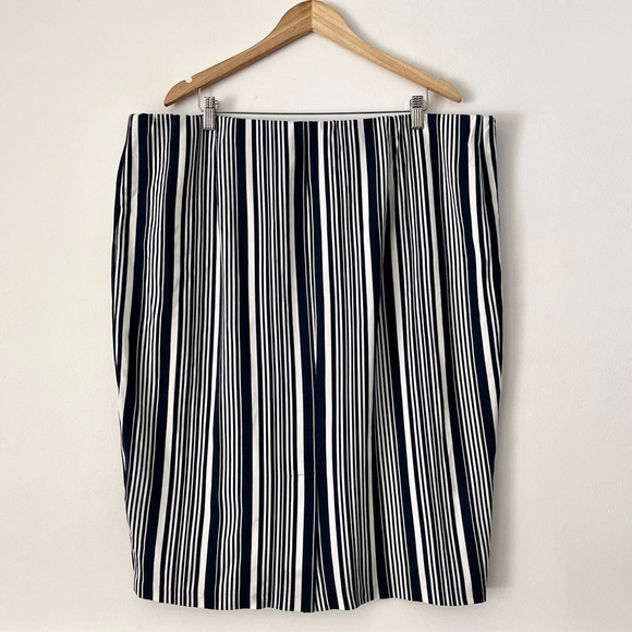 Sejour Navy & White Striped Pencil Skirt Size 3X - Picture 3 of 7